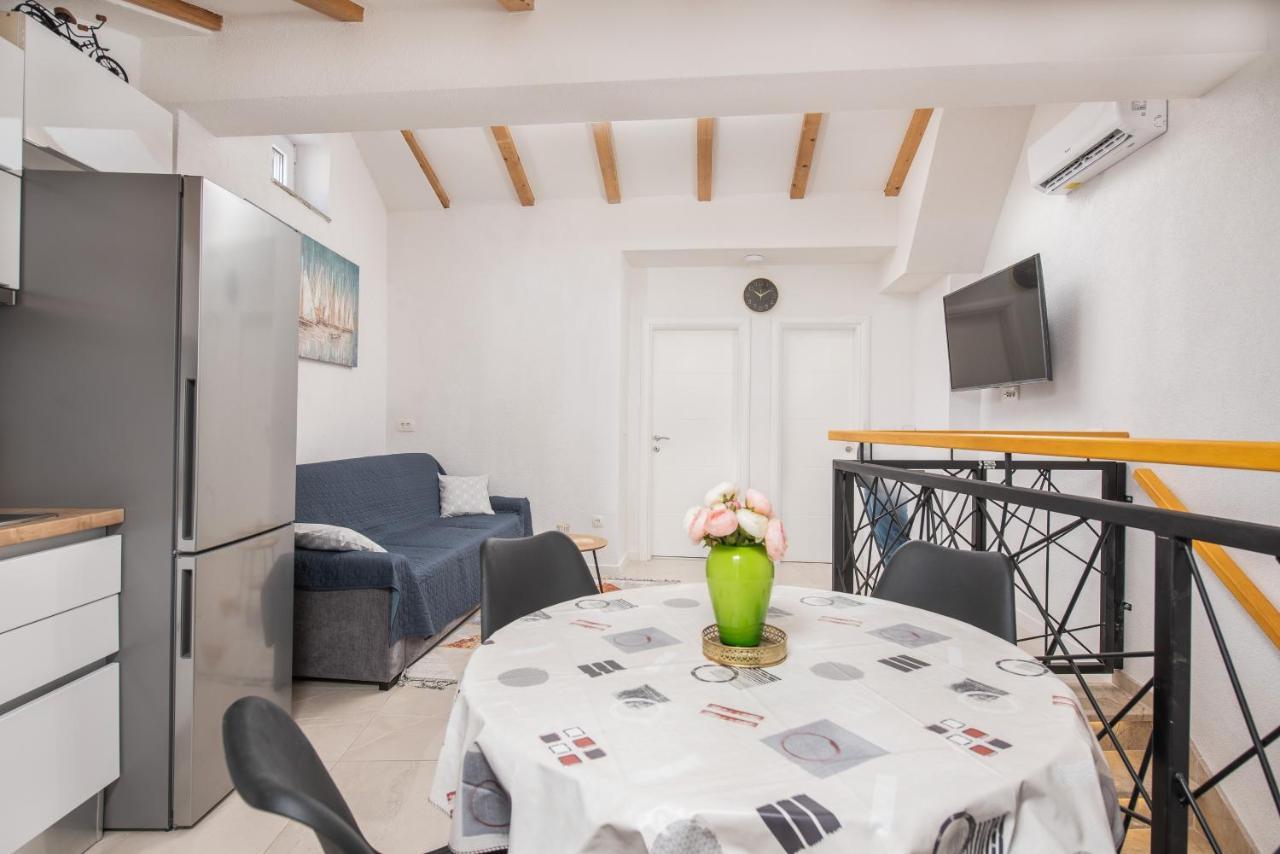 Apartmani Mara Kaštela Εξωτερικό φωτογραφία