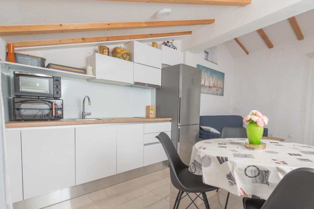 Apartmani Mara Kaštela Εξωτερικό φωτογραφία